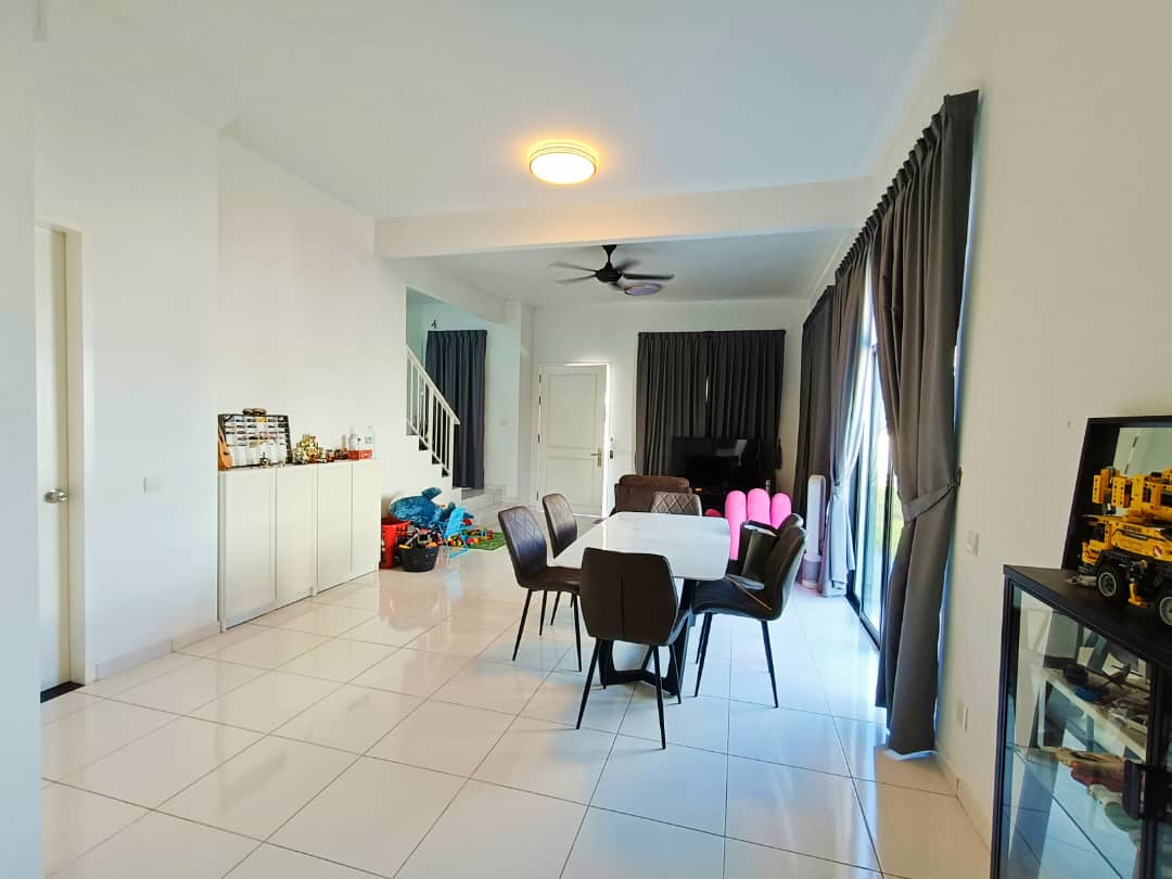TT250621-005S – Terrace House @ Eco Tropics, Kota Masai (11) blank