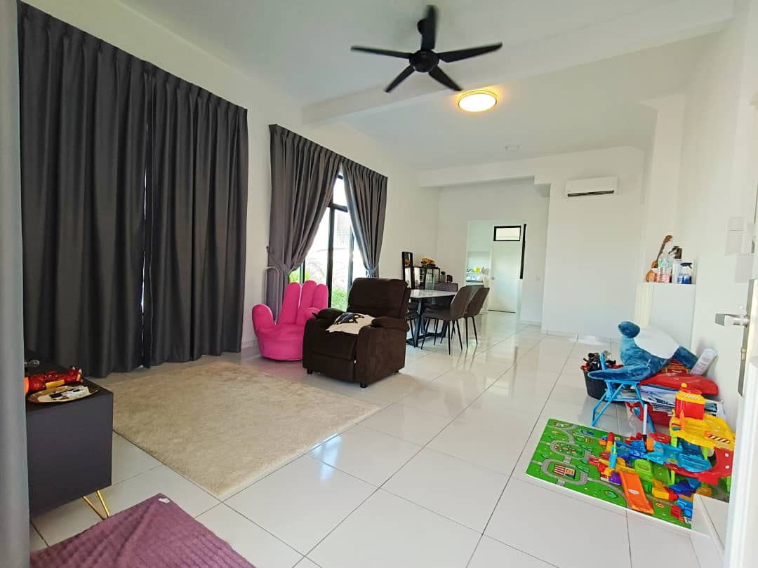 TT250621-005S – Terrace House @ Eco Tropics, Kota Masai (2) blank
